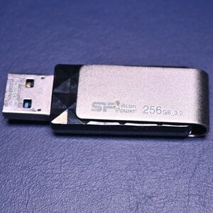 SP 256GB USB 3.0 Flash Drive - Silver and Black